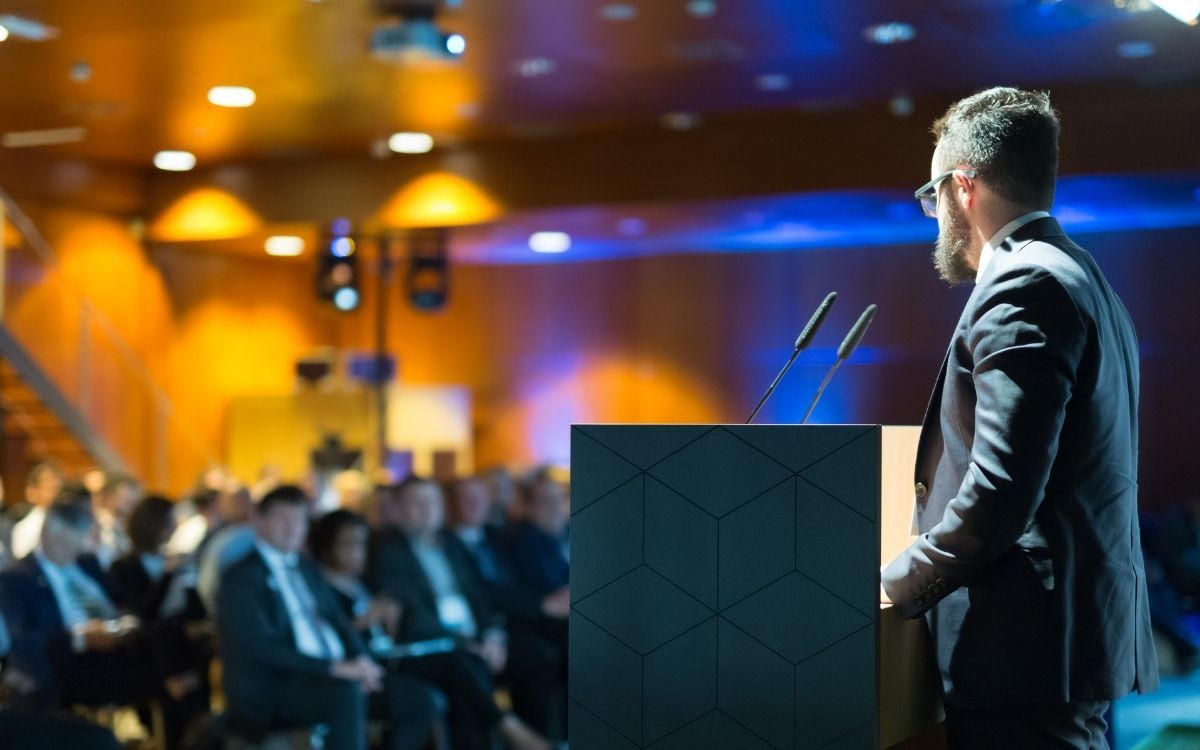 How Event Photos Can Improve Your Company’s Social Media Content